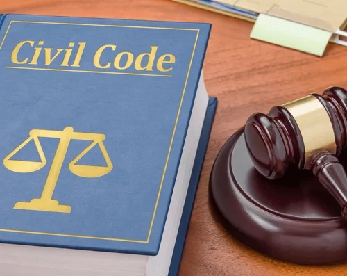 Cuáles son los tres códigos civiles que ha tenido el Perú